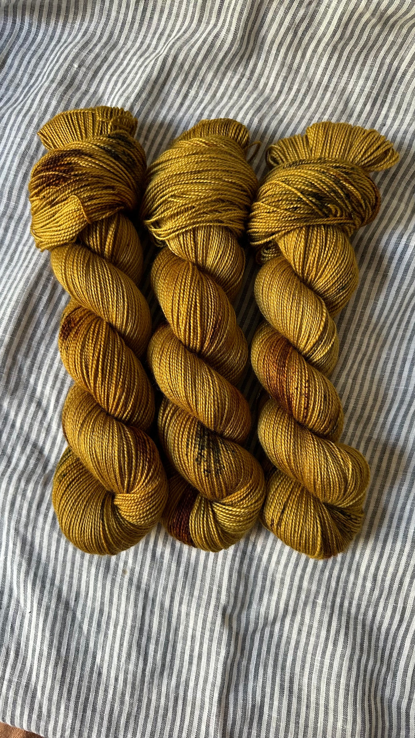 Reduziert: Honiggold Speckle Drama / Merino Twist Sock