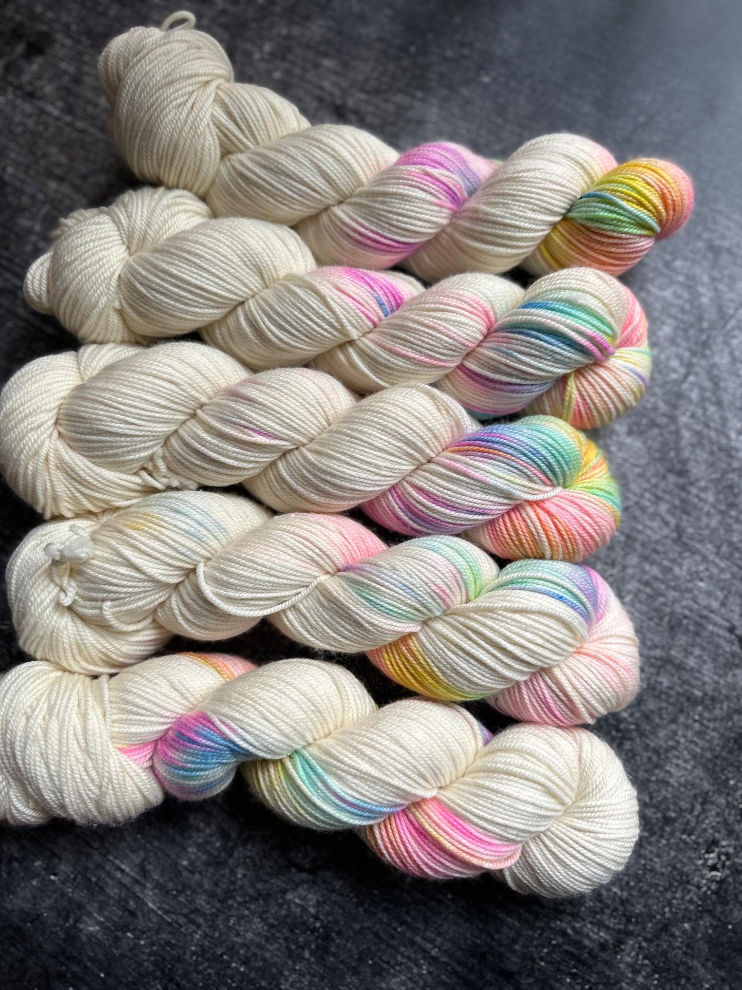 5x Rainbow over Berlin auf Merino Twist DK