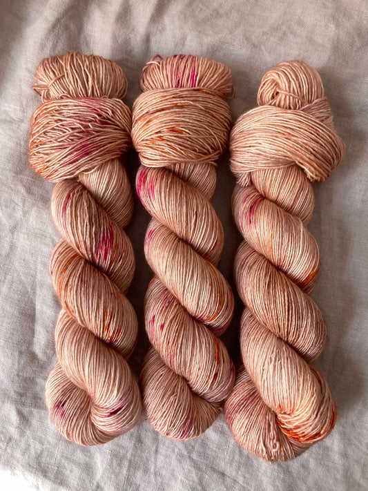 Hinterhaus / Silky Solist