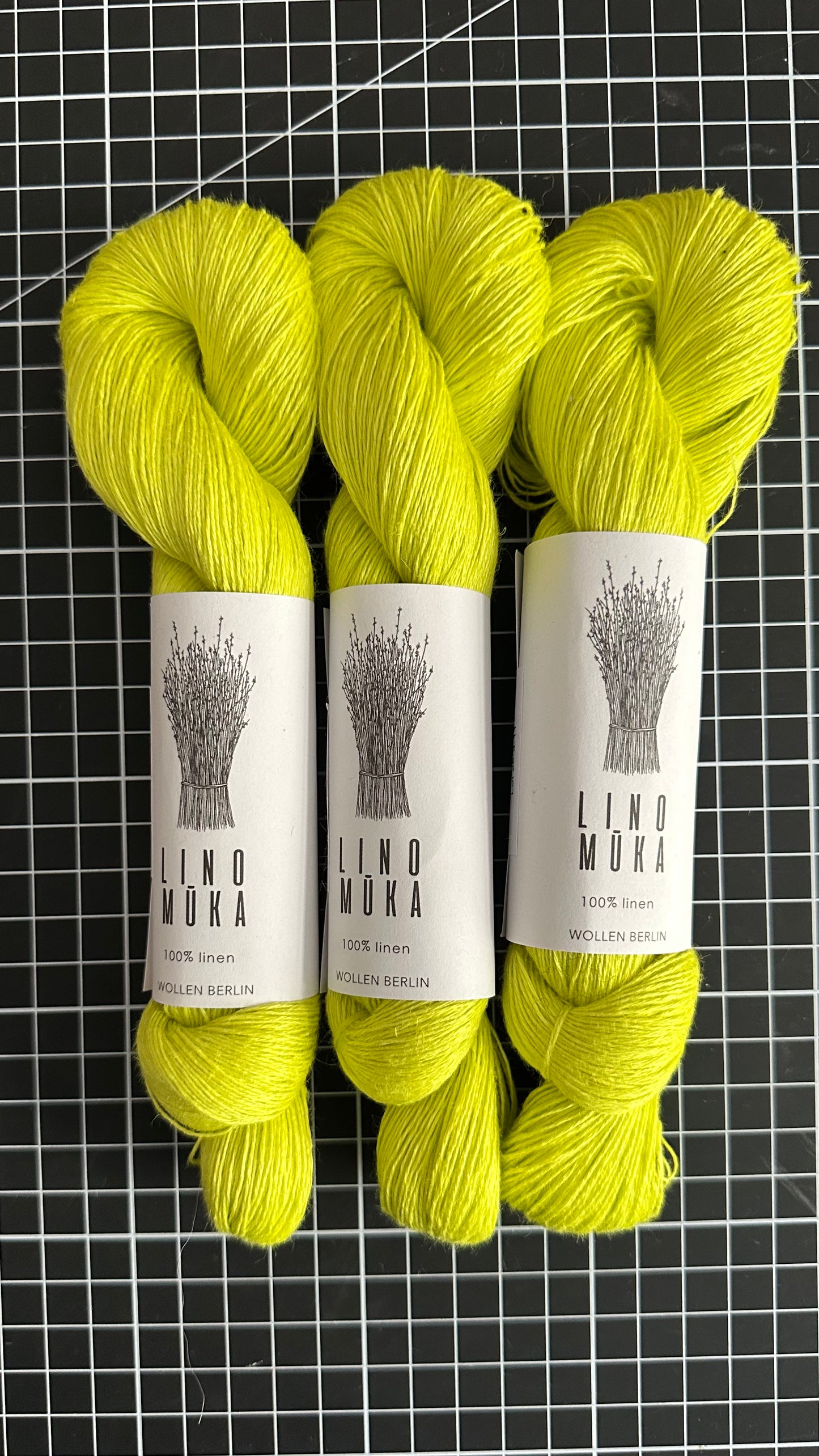 Neon Yellow / Lino Mūka