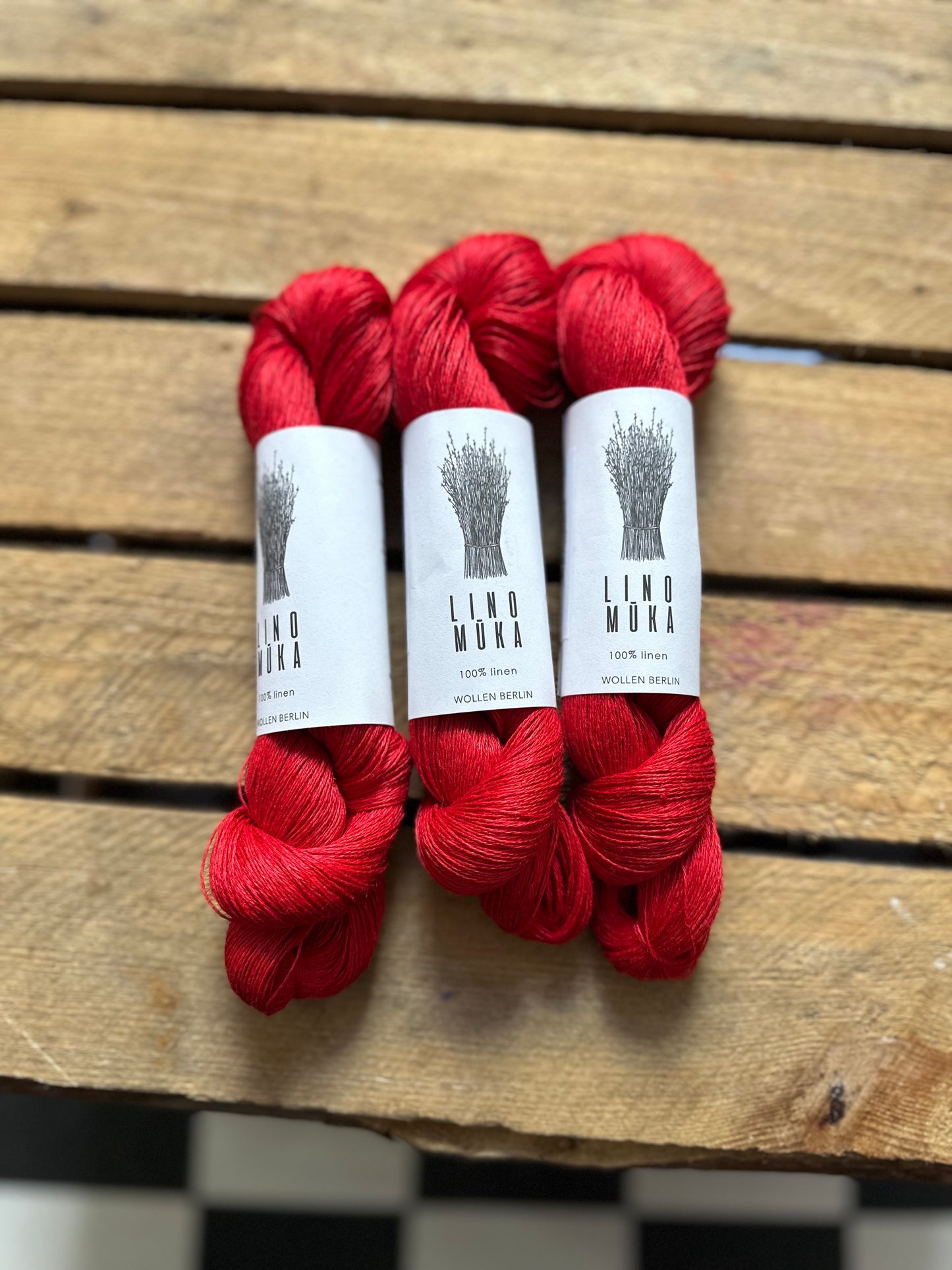 Red / Lino Mūka