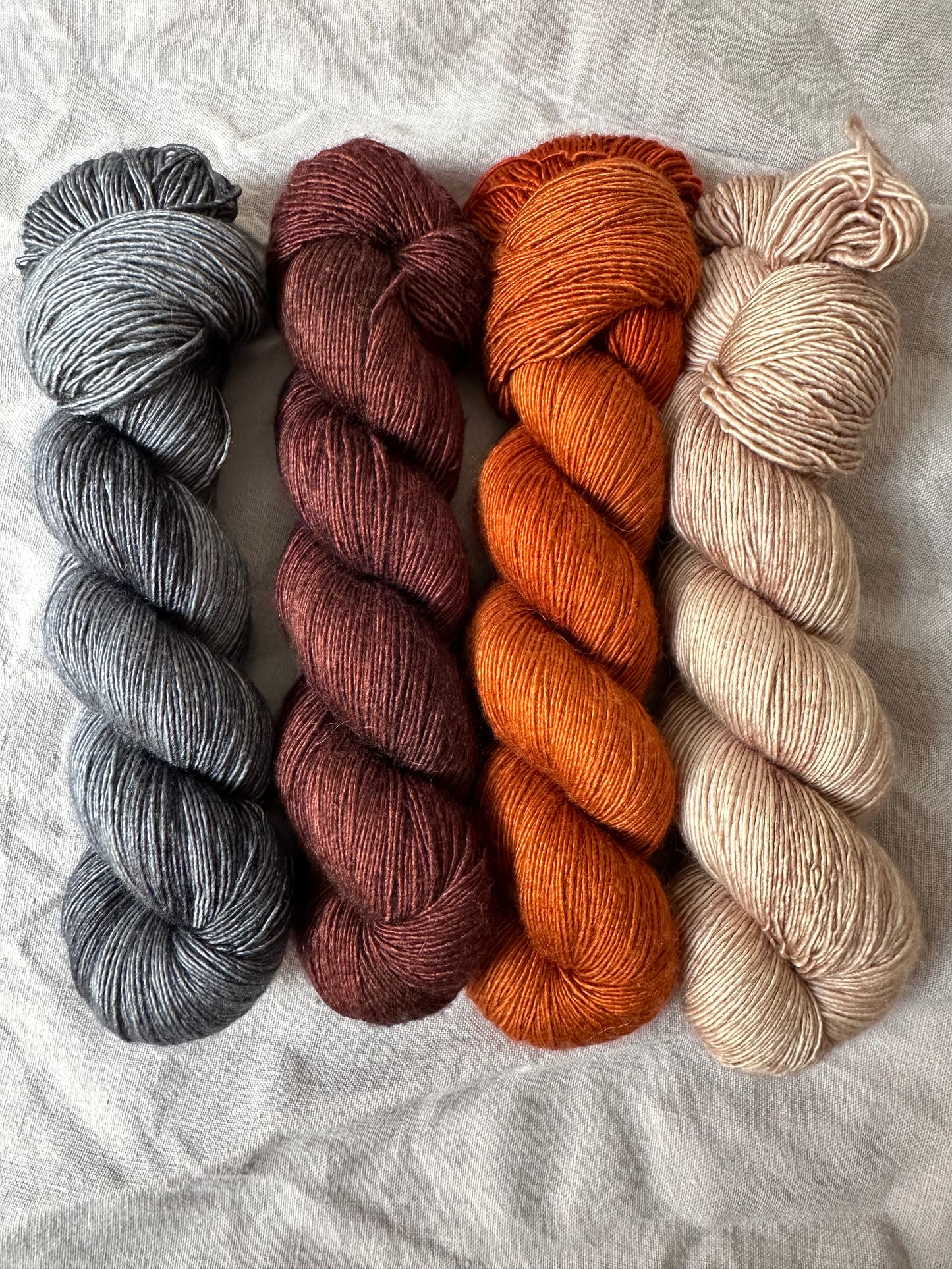 Mystery Knit Along Set V / Silky Solist