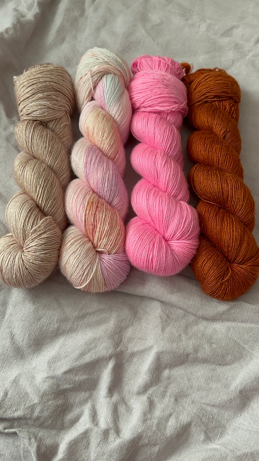 Mystery Knit Along Set VI / Silky Solist