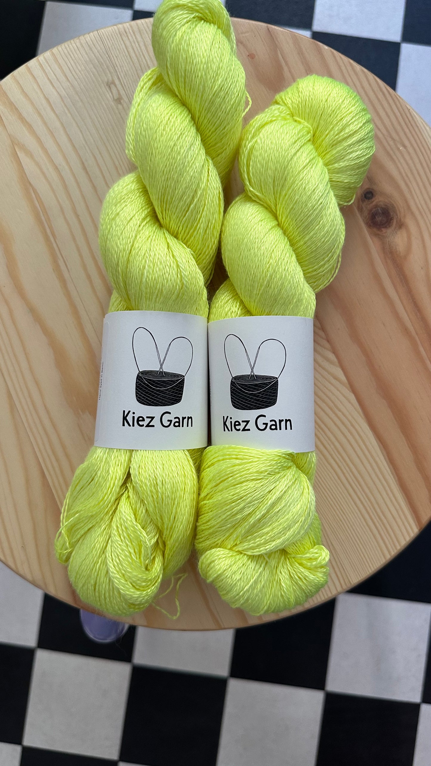 Neonkölln / Silk Lace