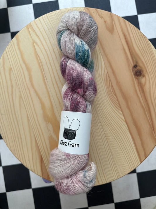 Mauerblüte / Soft Lace