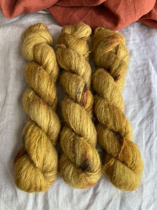 Honiggold / Suri Silk