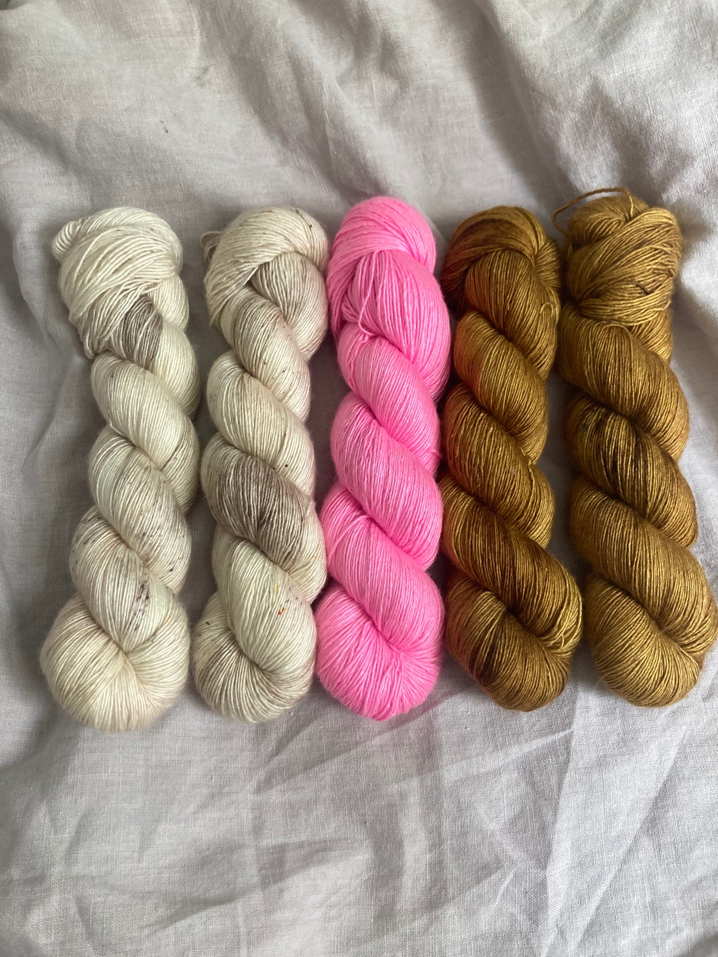 Creamy Pink Honey Garn Set