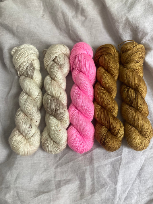 Creamy Pink Honey Garn Set