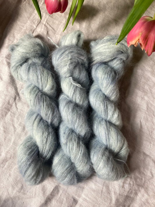 Tempelhof Horizon / Suri Silk