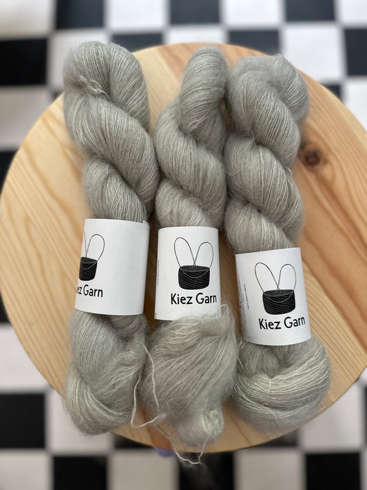 Frosty Green / Mohair Silk
