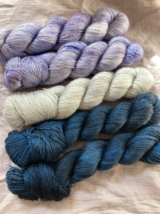 Lila Night Garn Set